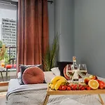 Lumina 3-room With Parking, Balcony Apartment
